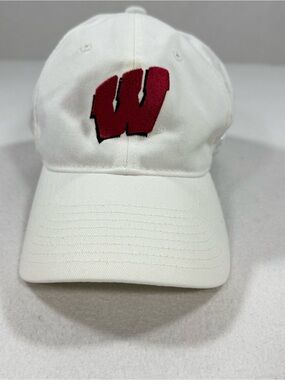 Vintage 90s Adidas Wisconsin Badgers Rose Bowl Cap Flex fit One Size Hat